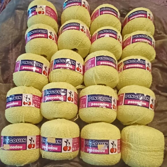 Lot of 20 Skeins Pingouin Pescado Yellow Yarn - Picture 1 of 5